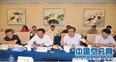 图为&ldquo;水煤浆水冷壁清华炉煤气化技术&rdquo;科技成果鉴定会上，中国石油和化学工业联合会