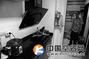 &ldquo;六年了，前后两次交了天然气安装费，可到现在气也没通&hellip;&hellip;&rdquo;7月23日下午，上百名西安市&ldquo;百佳星座&rdquo;小区的业主说起困扰了多年的天然气问题，气就不打一处来。